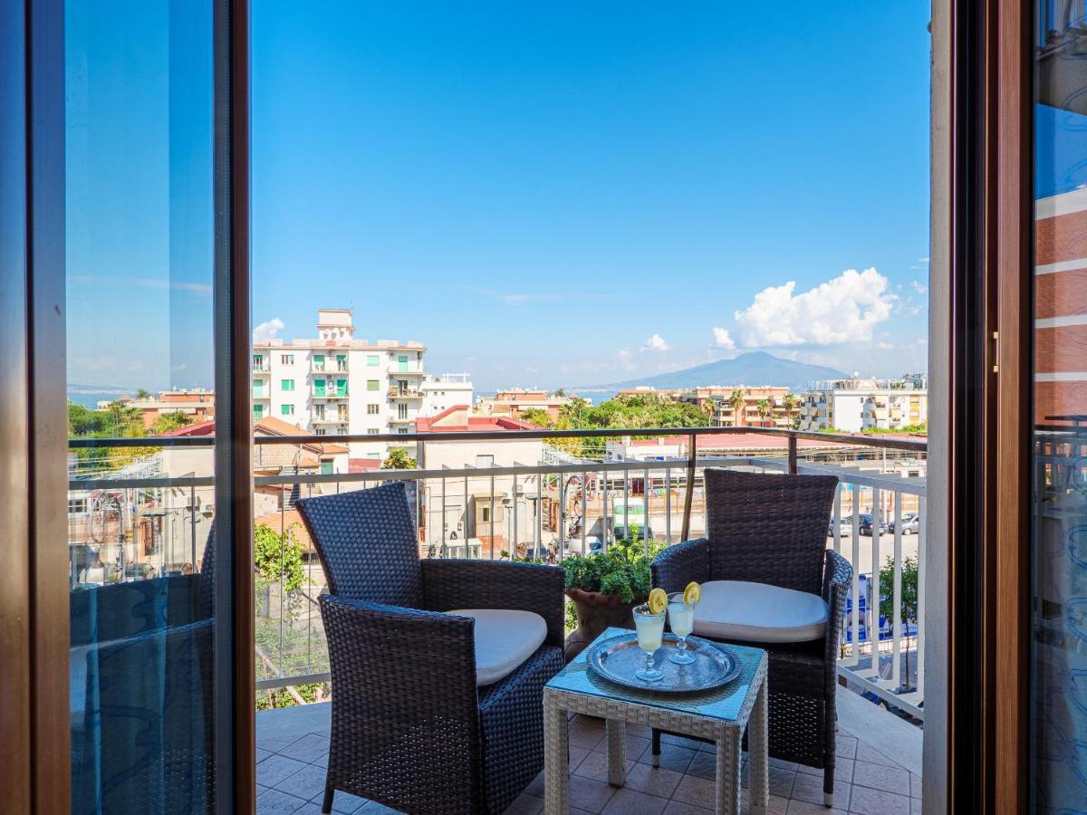 Aranci Apt 67 - Sorrento Centre And Vesuvius View Экстерьер фото